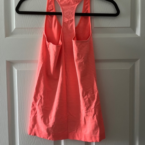 Under armour Tank - Picture 2 of 2